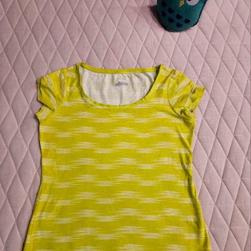 Columbia sports shirt small